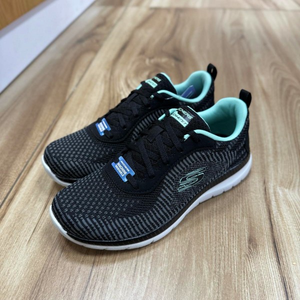 סקצ'רס שחור טורקיז לנשים