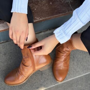 Brown boots are the new winter☔️🤎
.
.
#הולכיםאחרתטבעוןרמתישי #מגפיים #רדאפל #מגפייםחומים #חורף #נוחות #shoes