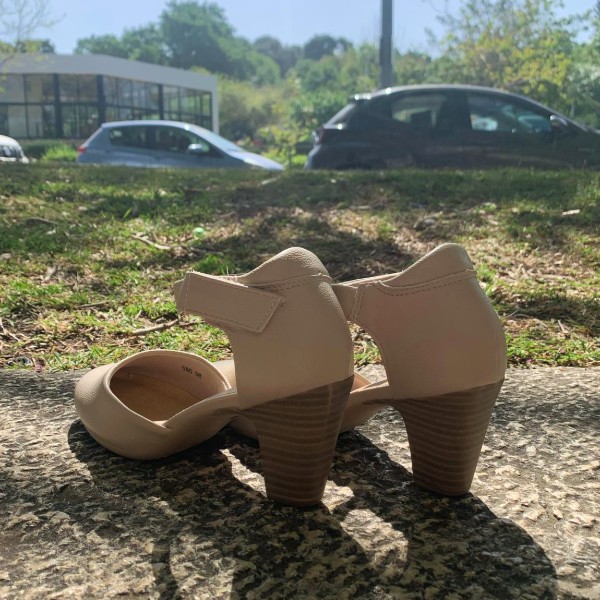 דגם קרוליין בז' 2