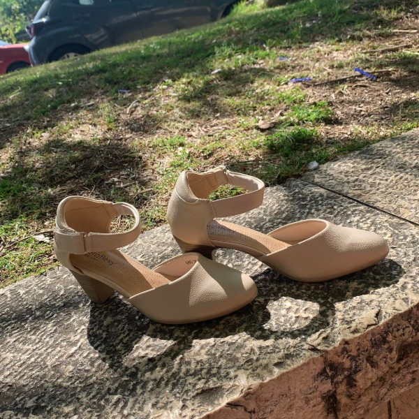 דגם קרוליין בז' 3