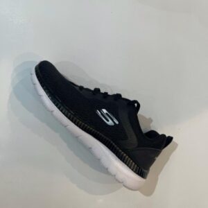 נעלי Skechers לנשים – שחור סמל לבן