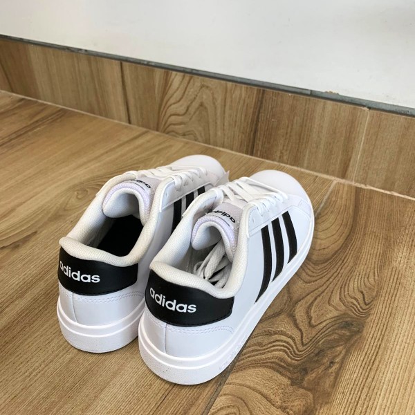 אדידס סניקרס לבן פסים שחורים 3