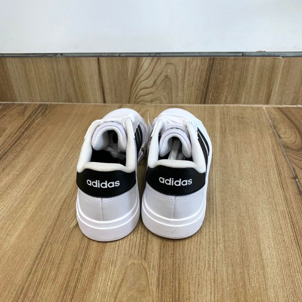 אדידס סניקרס לבן פסים שחורים 5