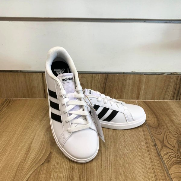 אדידס סניקרס לבן פסים שחורים