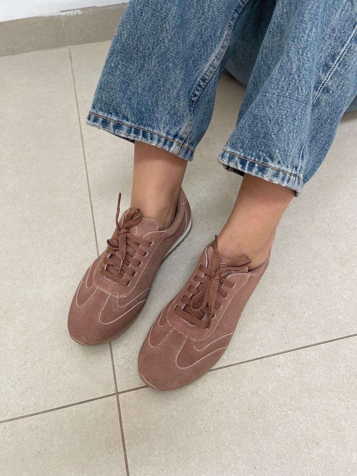 19838e7f B2e9 42ec A5c8 1a3187f4b2d2