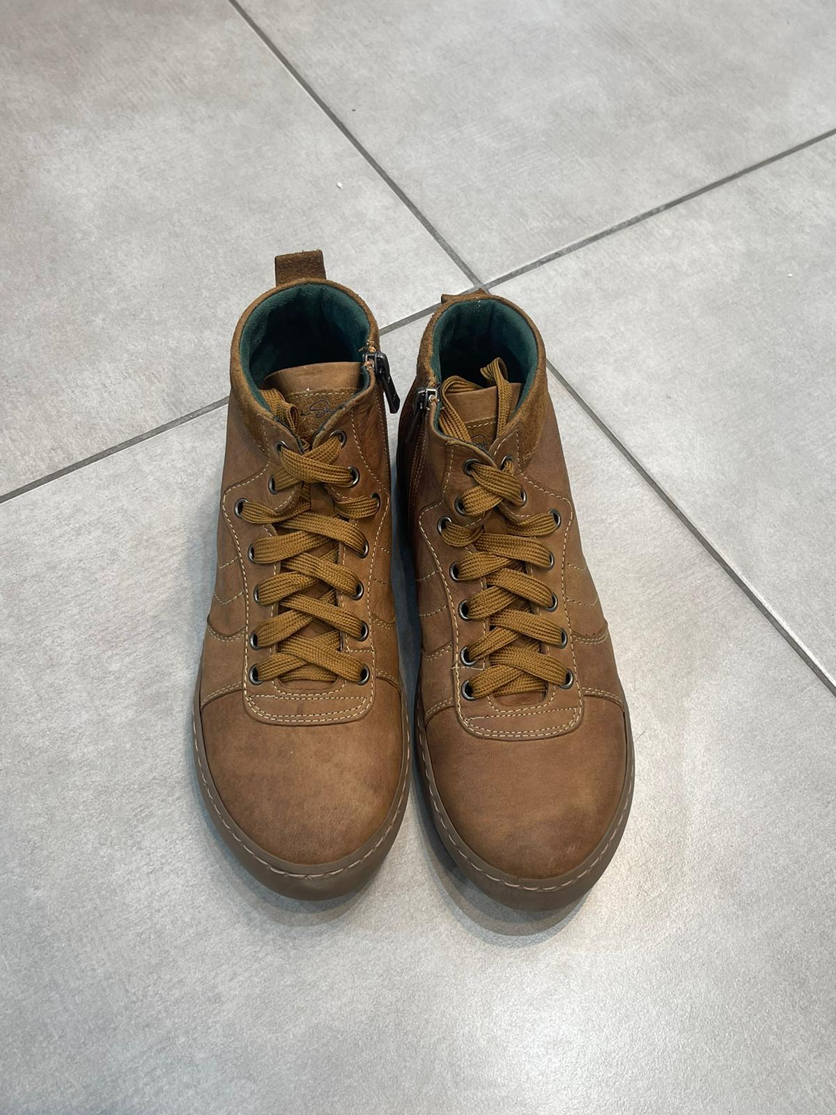 25163d5e F16a 4aba 8919 538bfe6d81a1