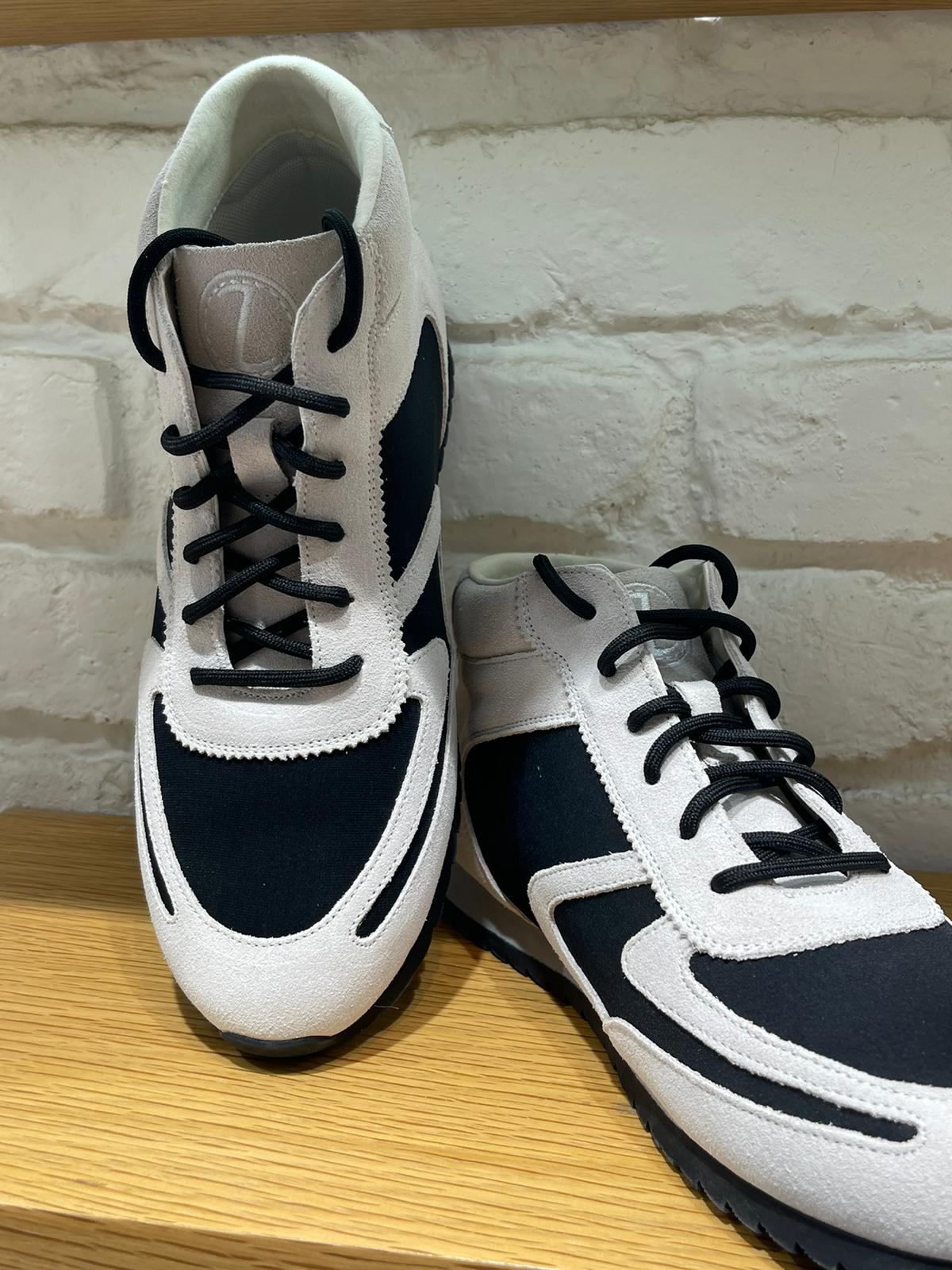 4e1c4ddc D2b1 416f 81fb 47a0c8c35688