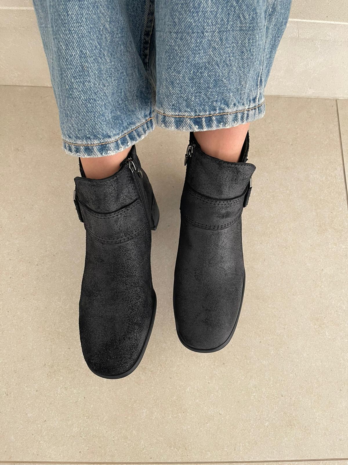 5f1ffe09 A181 443d B79b Aca7a401ecf1