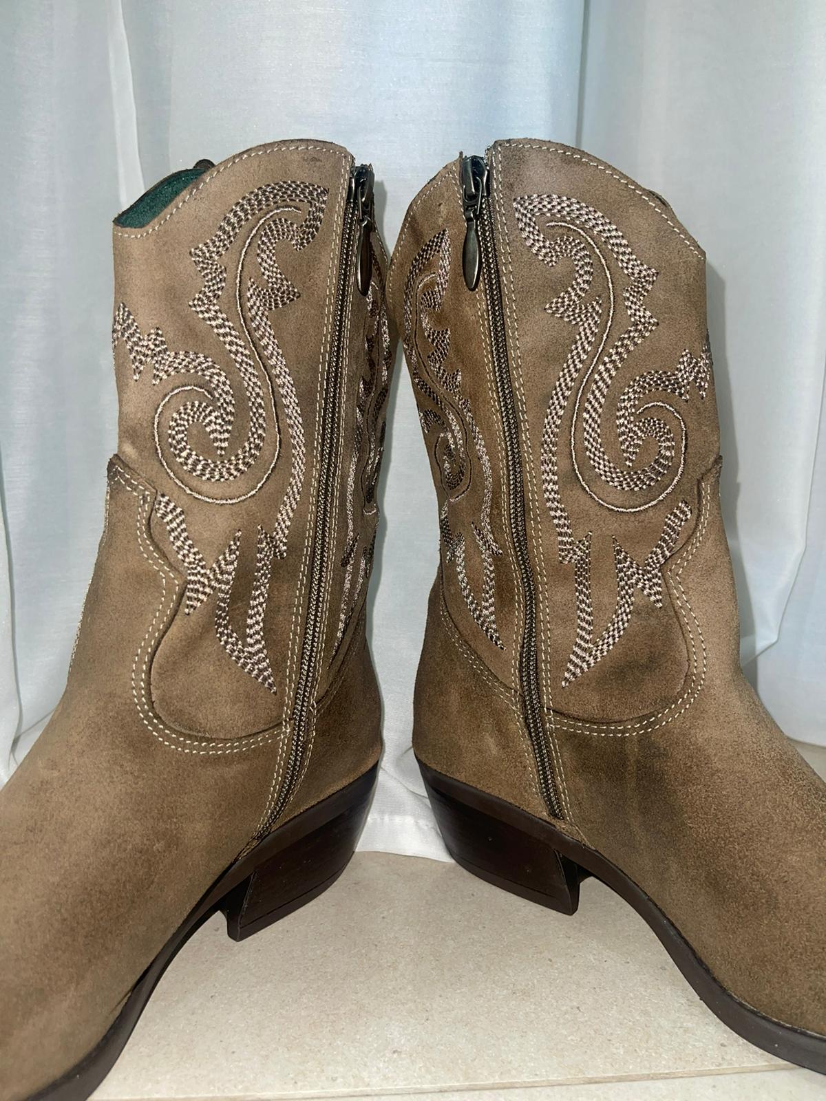 985d97e3 E7ca 42f2 Bf30 0e5173d2e381