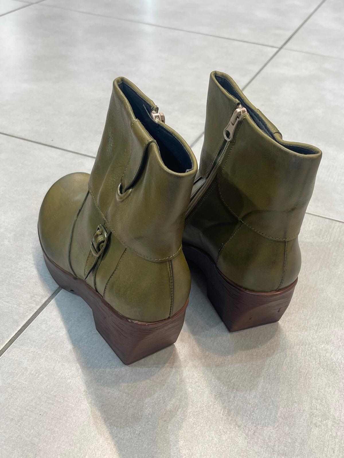 D2b1d8e5 A965 421b A324 236a3605a5ca