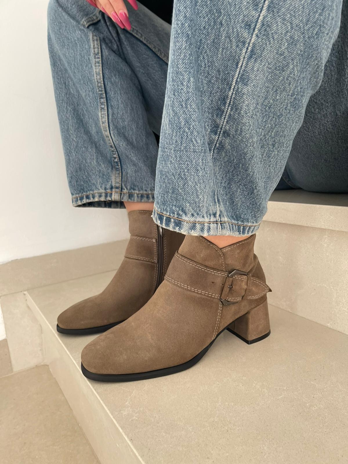 D53b595e B17f 4661 85cb 673b32cb8d42