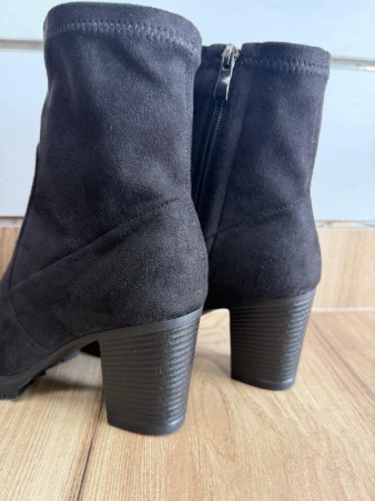 D9925301 7fa7 472b 979e 68c8677396d7