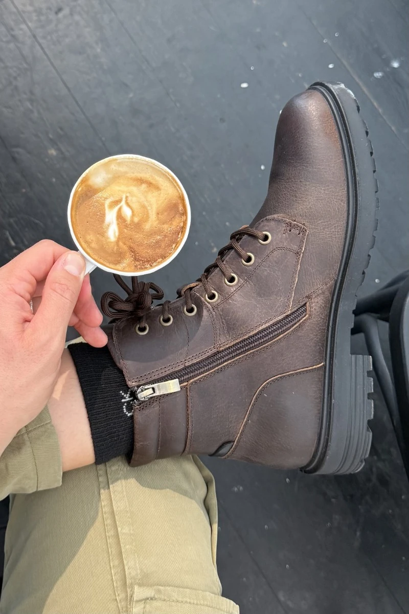 מגפיים באנר