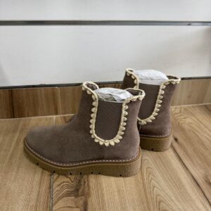 דגם דנה- מגפון זמש עם קישוט עדין