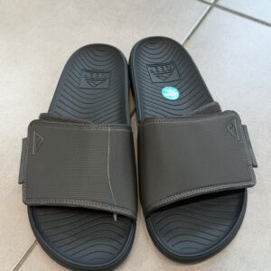 כפכפי גבר פס שחור ריף REEF